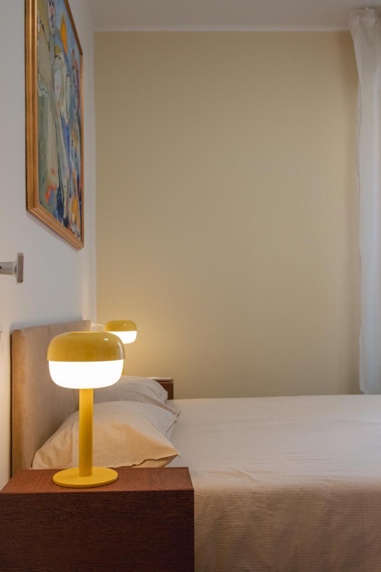 Vikos Lodge Bologna Bagian luar foto